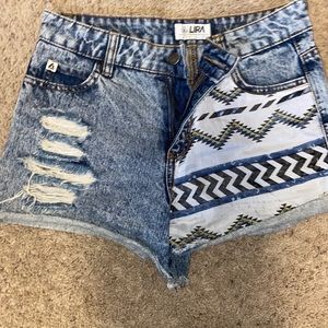 Lira High waisted shorts